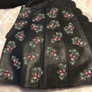 Black embroidered skirt 00